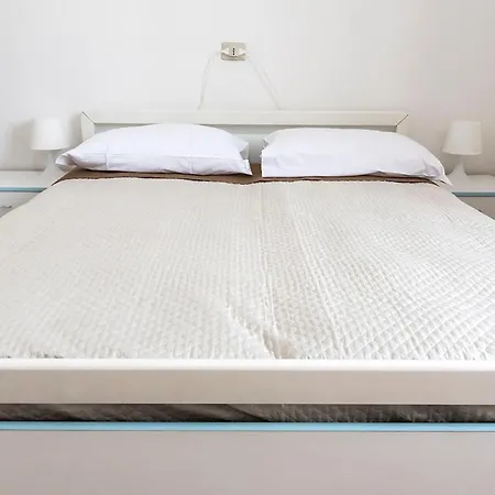 דירה S266 - Sirolo, Quadrilocale Con Giardino E Posto Auto סירולו